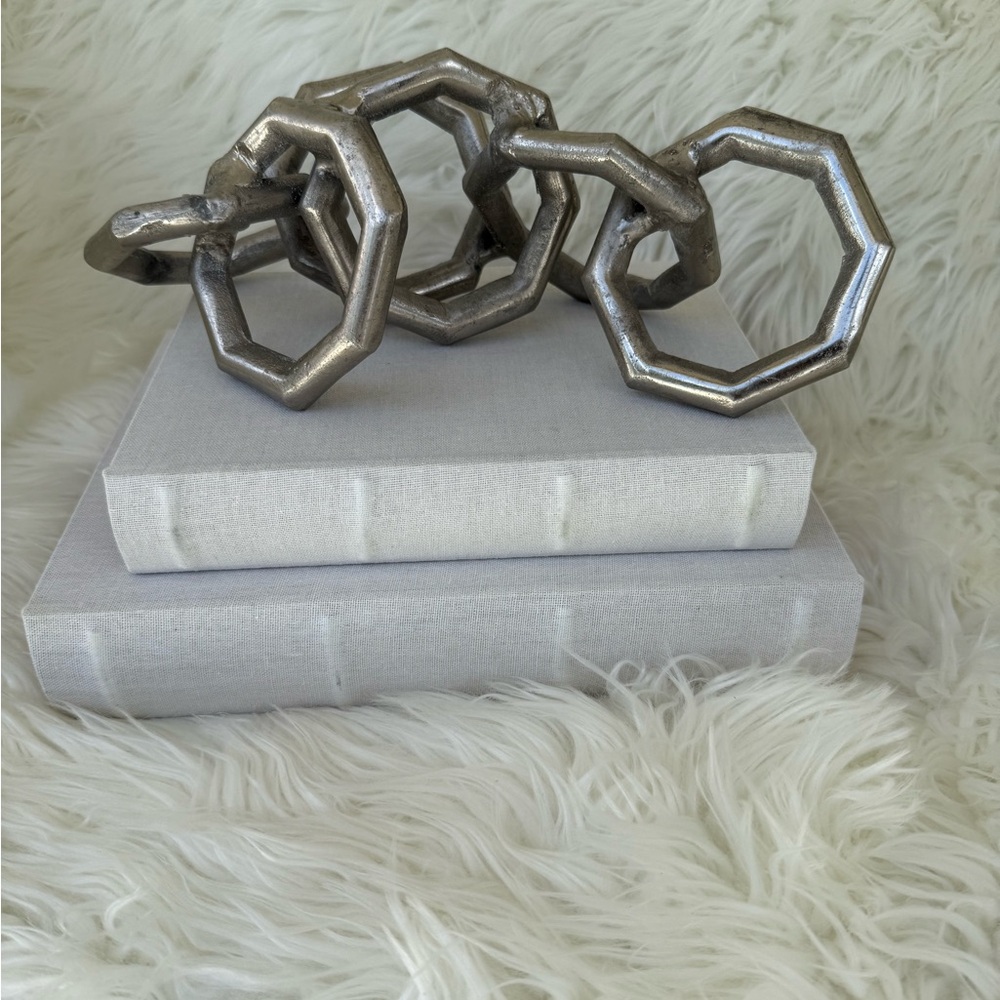 Geometric Chain Decor